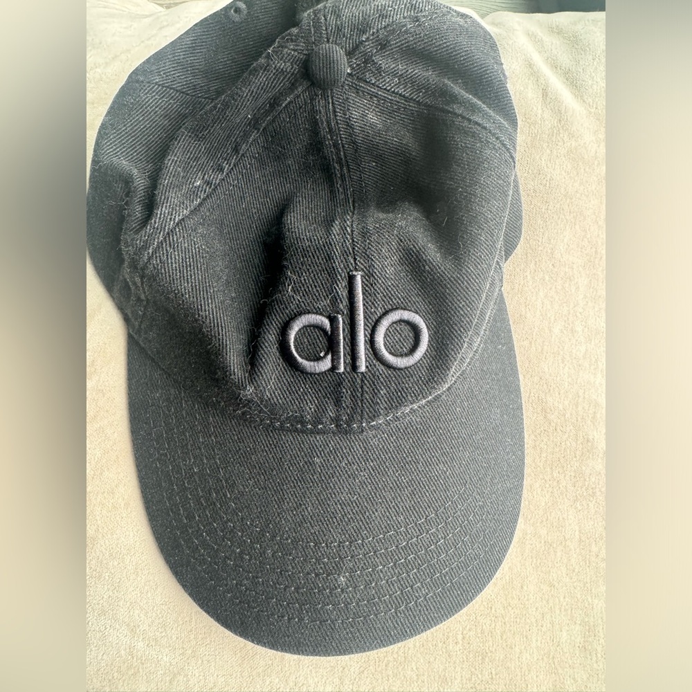 Alo distressed dark grey cap